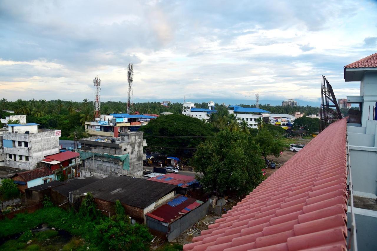 Hotel Kairali Towers Palakkad Exterior photo